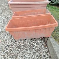 Vasi in plastica per giardinaggio