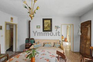 Appartamento di 70 m² con 3 locali a Agra