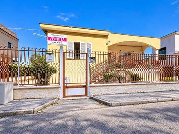 Villa di 120 m² con 4 locali e box auto a Saviano