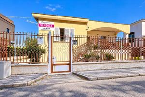 Villa di 120 m² con 4 locali e box auto a Saviano