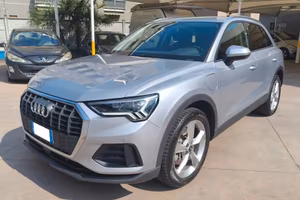 Audi Q3 45 TFSI e S tronic Business