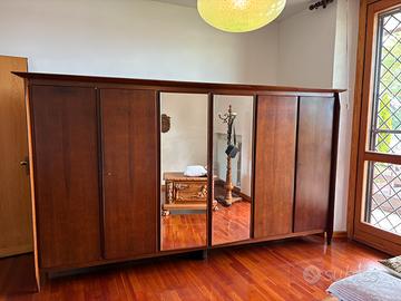 Armadio Guardaroba a 6 ante in legno.