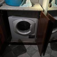 Credenza 6 sedie 150€ lavatrice 100€,mobile tv 50€