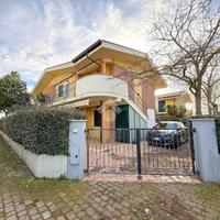 3 LOCALI A MONTENERO DI BISACCIA