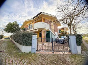 3 LOCALI A MONTENERO DI BISACCIA