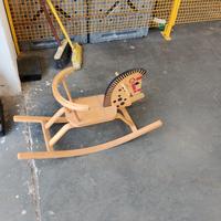 cavallo a dondolo