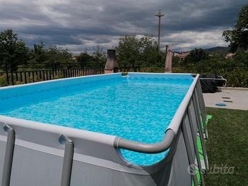 Piscina  da giardino o robottino pulitore