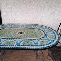 tavolo in ferro battuto con mosaico e 4 sedie