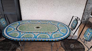 tavolo in ferro battuto con mosaico e 4 sedie