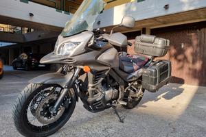 Suzuki V-Strom DL 650 del 2016 + borse e bauletto