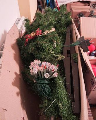 albero di natale e presepe