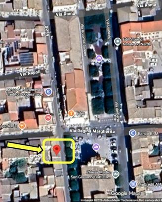 Ufficio con Ingresso in Piazza Principale