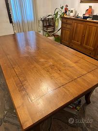 Sala da pranzo completa