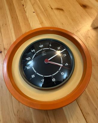 Orologio vintage arancione