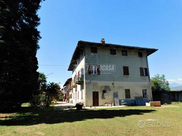 CASA PADRONALE CON SPLENDIDO PARCO ANNESSO