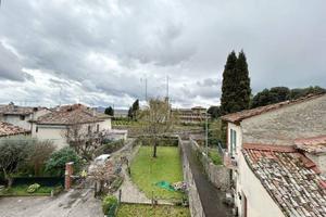 Appartamento di 110 m² con 3 locali e box auto a S