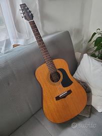 chitarra acustica Ariana