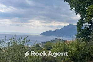 Rustico / Casale di 114 m² con 3 locali a Salerno