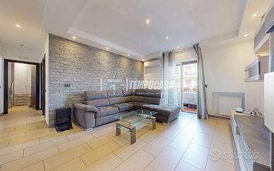 COMODO TRILOCALE CON TERRAZZINO A LIVELLO E POSTO