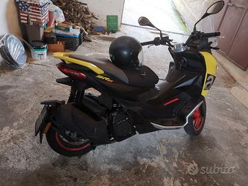 scooter aprilia sr gt 200