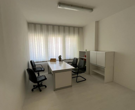 Locale uso ufficio via Conte Rosso
