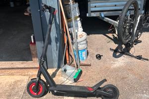 Monopattino elettrico aprilia eSR2