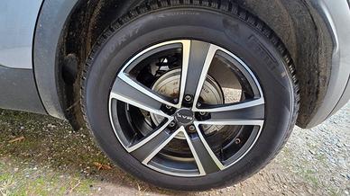 gomme e cerchi  antineve 215 60 17