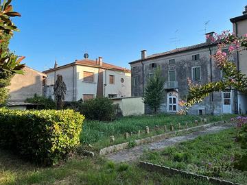 Ronco All'Adige (VR) palazzina cielo/terra