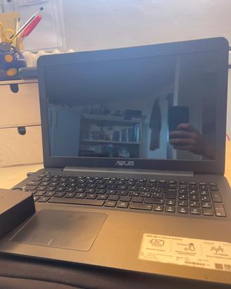 ASUS F555Y 15,6” – AMD A8 – 4GB RAM