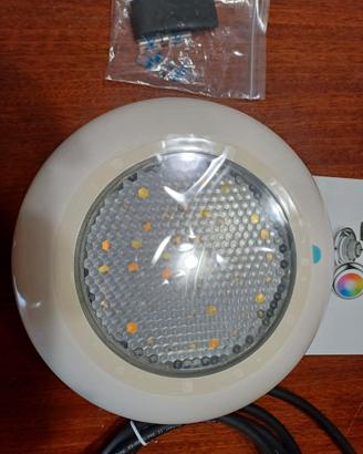 Proiettore Piscina LED con Filettatura Esterna