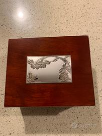 SCATOLA PORTAGIOIE IN LEGNO CON PLACCA ARGENTO