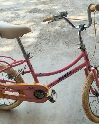 Bicicletta vintage per bambina