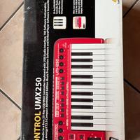 BEHRINGER UMX250