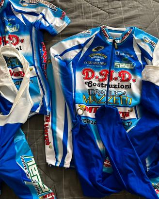 Set completo 4 capi abbigliamento da ciclismo