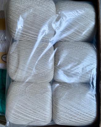 Gomitoli grandi di cotone beige