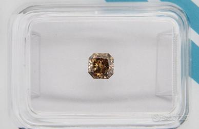 Diamante 100% naturale certificato IGI 0.45ct