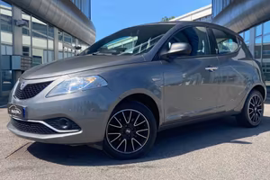 LANCIA Ypsilon 1.2 69 CV 5P. Silver