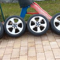 4 gomme estive 235/45 complete di cerchi