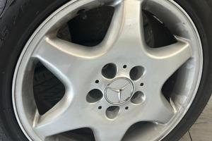 Quattro cerchi Mercedes 17” gommati