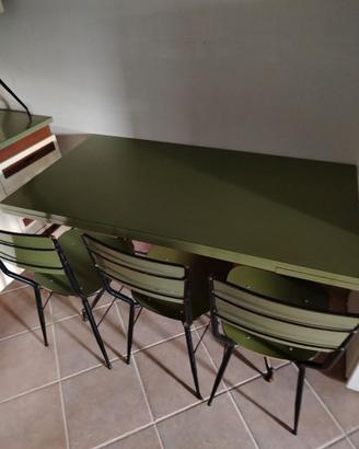 Tavolo e 6 sedie in buono stato
