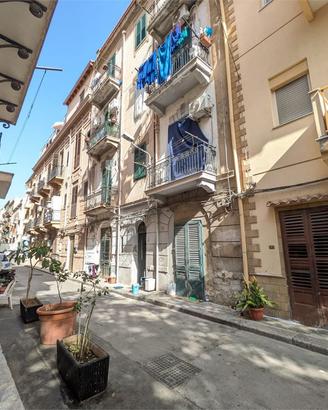 APPARTAMENTO A POCHI PASSI DAL TEATRO MASSIMO