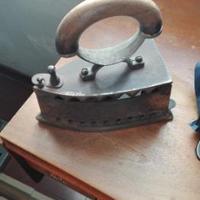 Ferri da stiro antichi