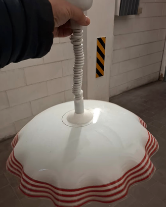 Lampadario cucina vintage anni 70 in vetro opalino