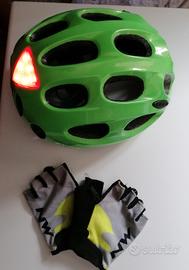 caschetto con luce incorporata, guanti bici