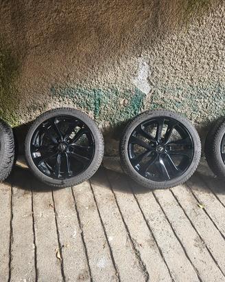 Cerchi in lega 17" con gomme invernali