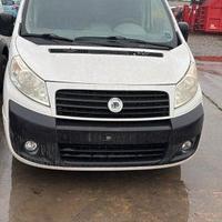 Fiat Scudo 2010 paraurti porta motore RHK RHG RHR