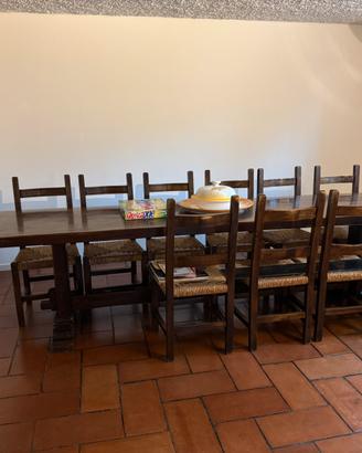 Tavolo legno massello 14 posti con sedie