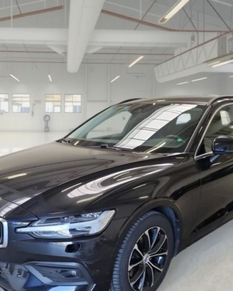 Volvo V60 E4