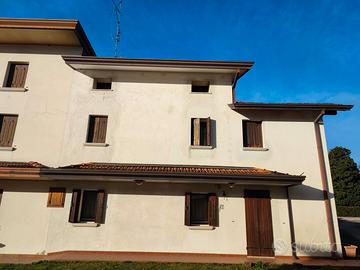 Villetta a schiera sul fiume Noncello