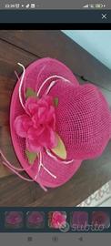 cappello rosa fucsia con fiore